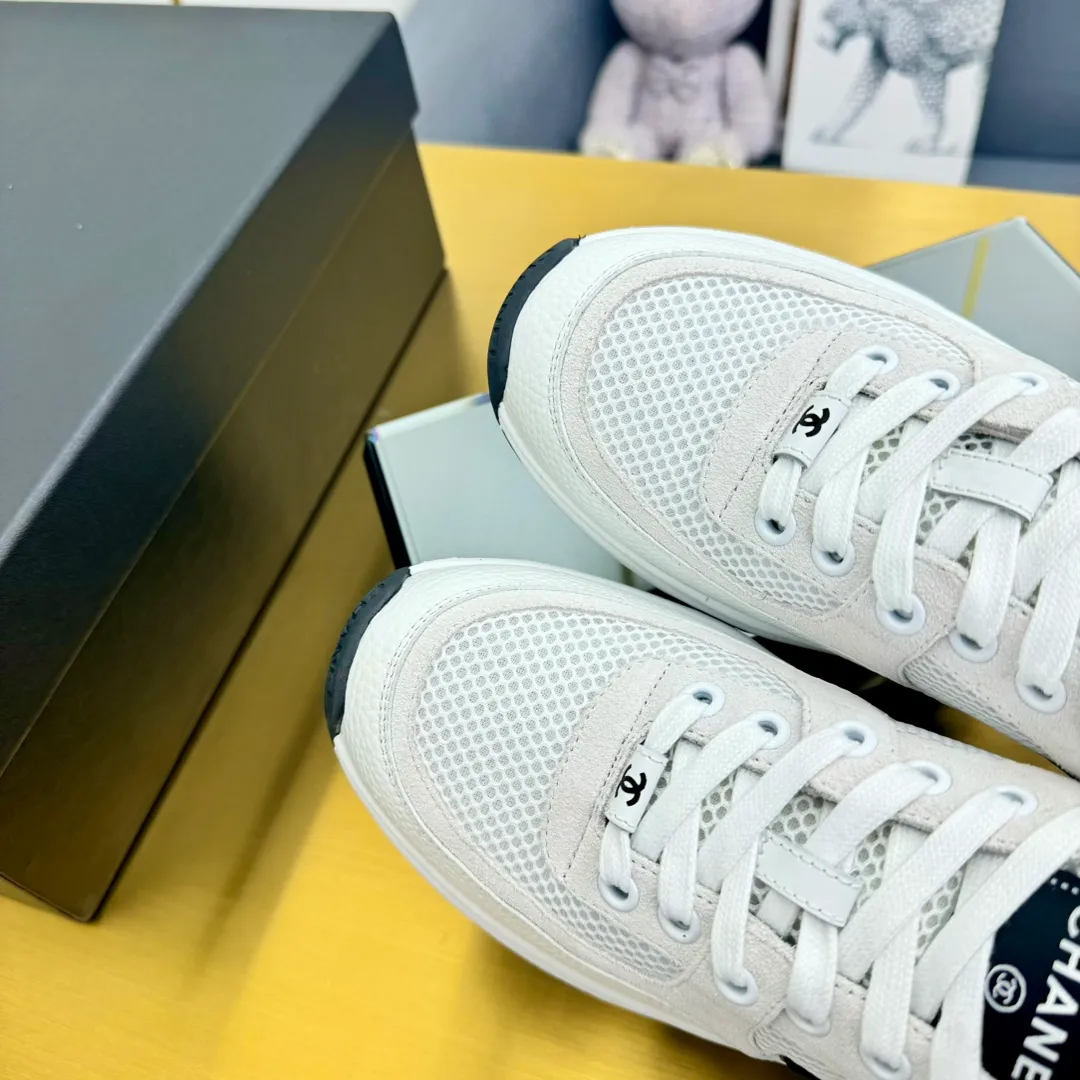 👟👟Ex-factory price 560👟👟～Original calfskin panda shoes Chanel 24C Latest hot style Panda Black and White Sports shoes Casual sneakers Xiaoxiang Hot item Classic black and white Panda color Coco girls must pay. Fabric: Original customized cowhide. Lining: Original imported breathable mesh lining. Outsole: Original molded rubber + TPU combination. Size: Women's 35-40